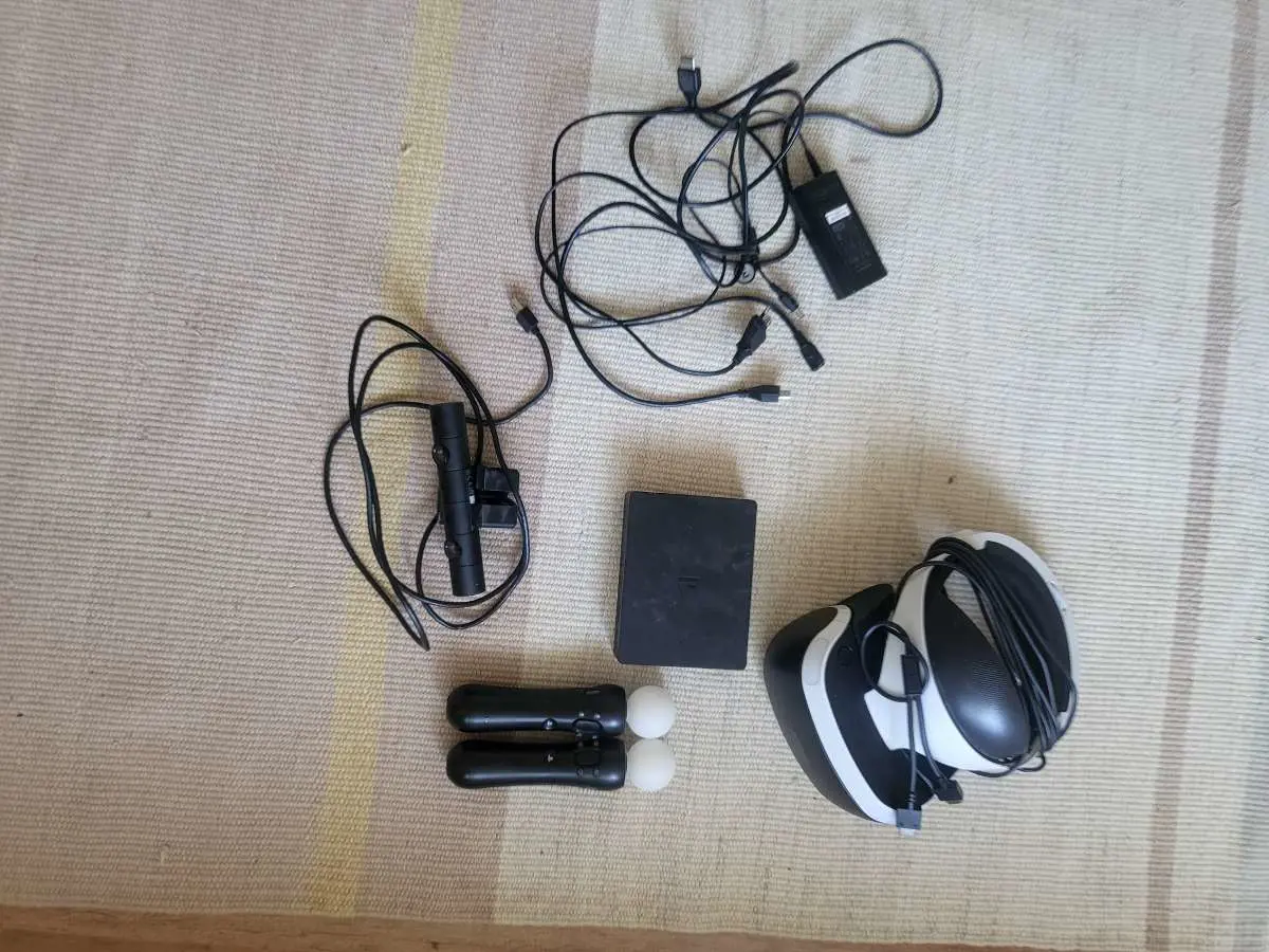 Kuvassa: Ps4 vr lasi setti 