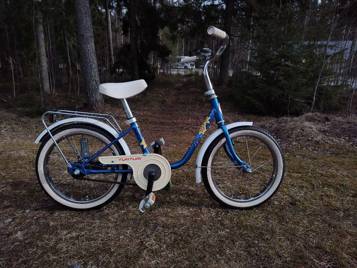Kuvassa: Tunturi Lasten pyörä 16