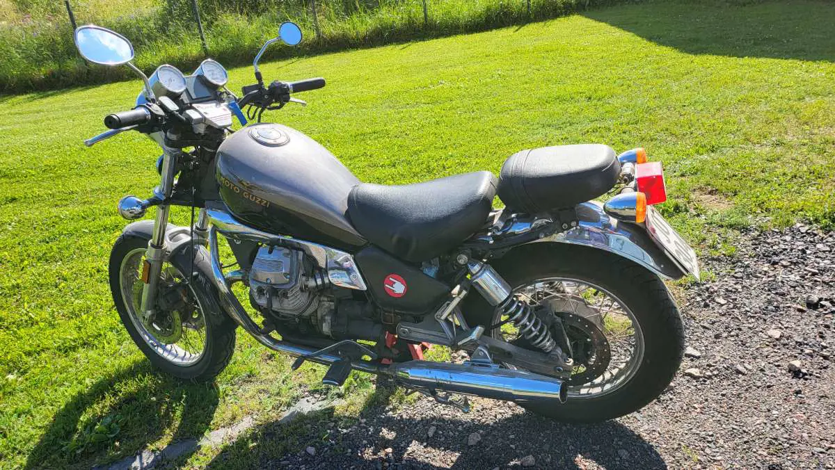 Kuvassa: Moto Guzzi Club Nevada