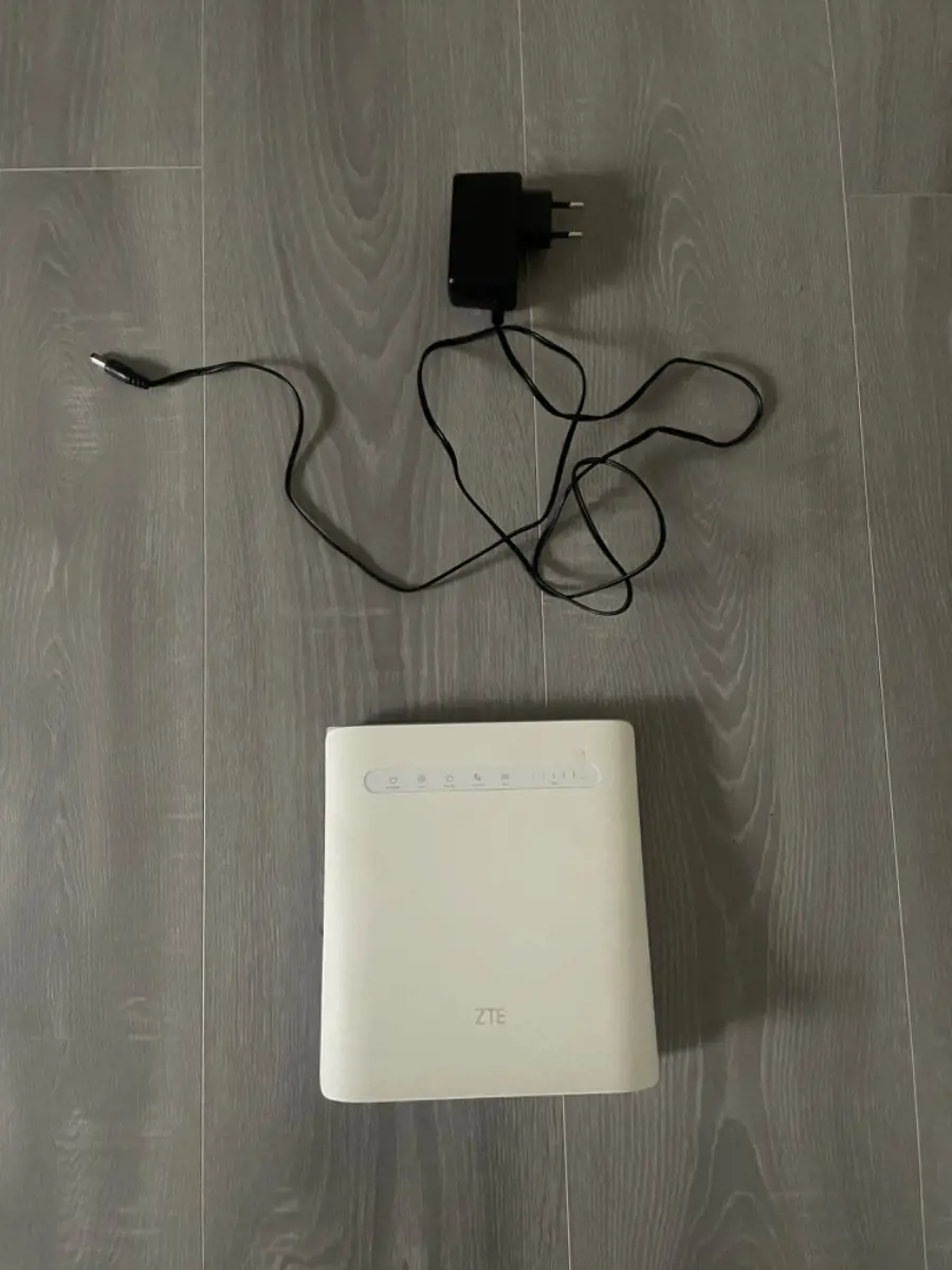 Kuvassa: Reititin ZTE