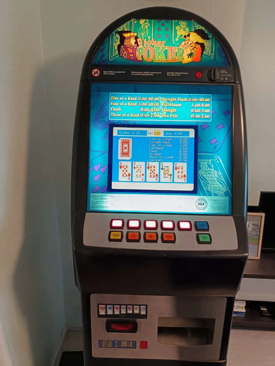 Kuvassa: Pokeriautimaatti 