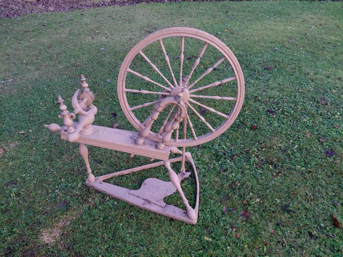 Kuvassa: Rukki, komuutti ja ikkunoita