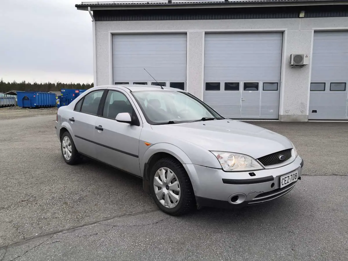 Kuvassa: Ford Mondeo 1.8 l