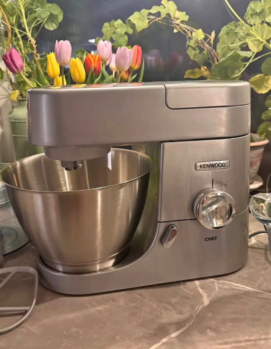 Kuvassa: Kenwood chef yleiskone