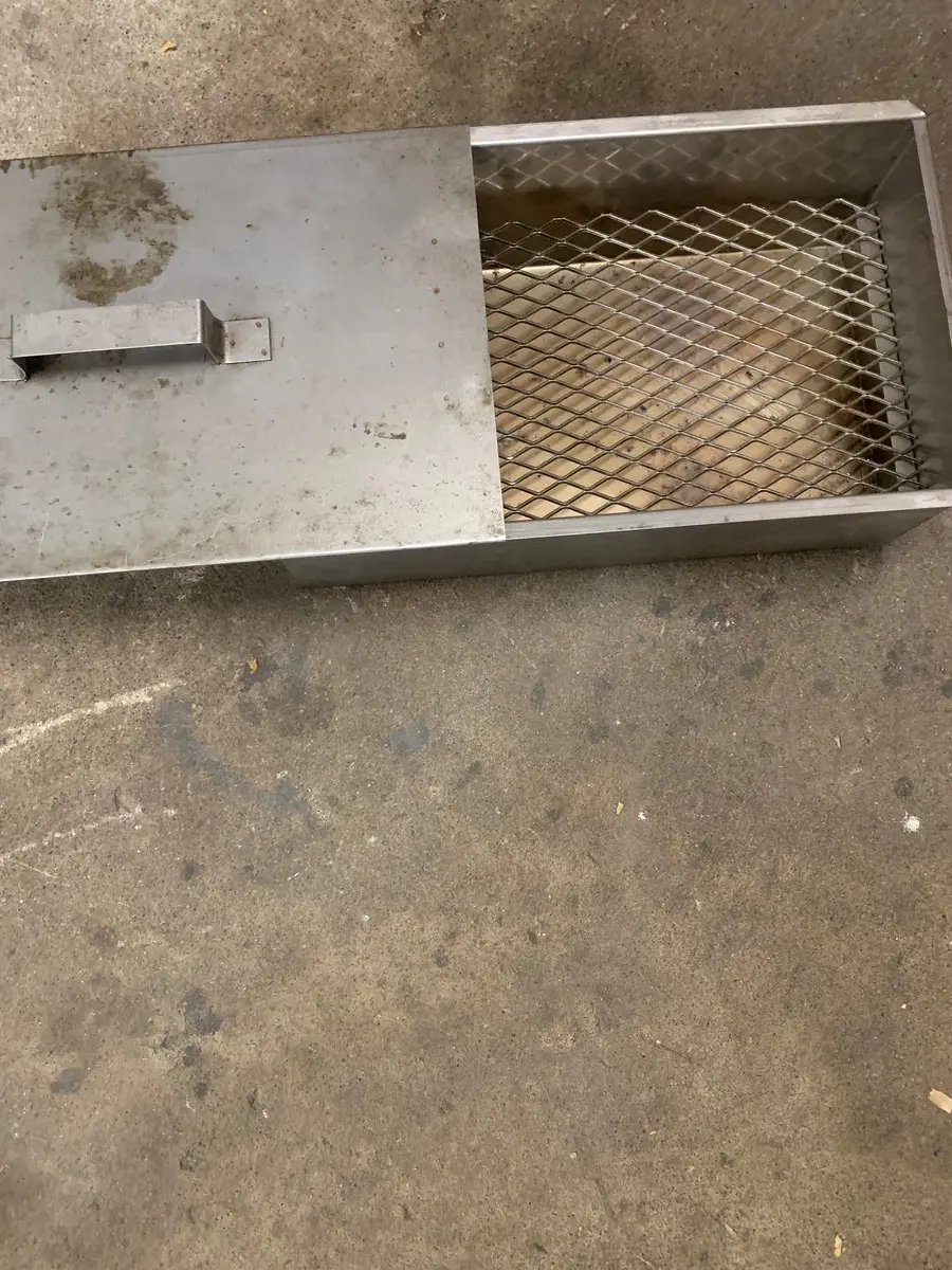 Kuvassa: Savustuslaatikko