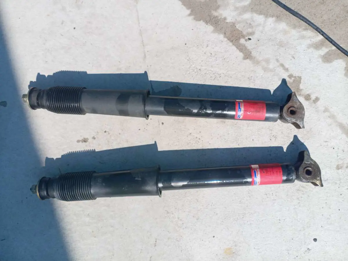 Kuvassa: Iskunvaimentimet