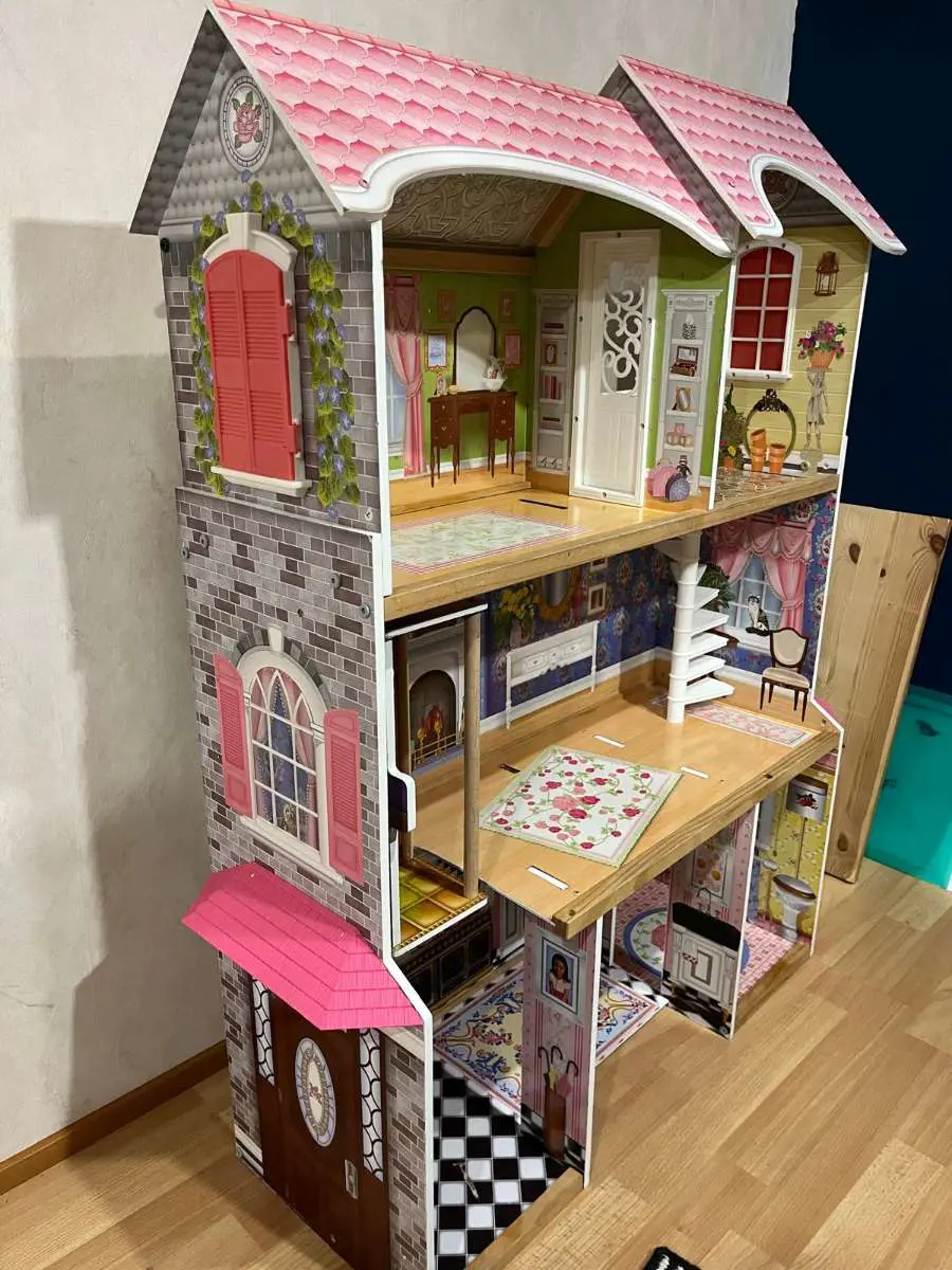 Kuvassa: korkea barbitalo