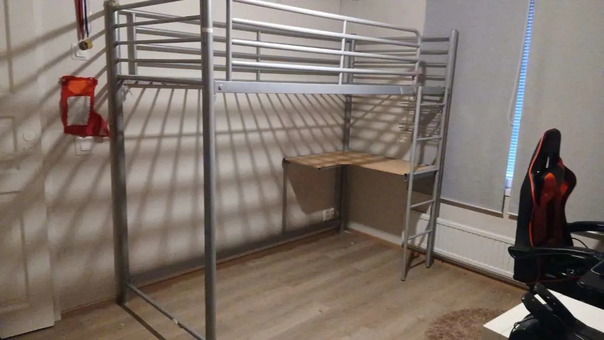 Kuvassa: Parvisänky 