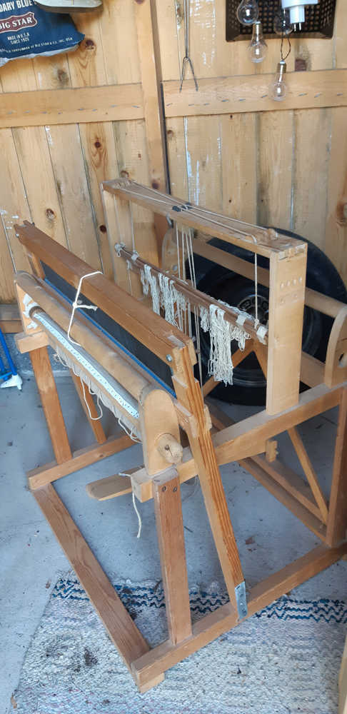 Kuvassa: Pienet puiset KUTOMAPUUT 1m x 1m kokoluokkaa