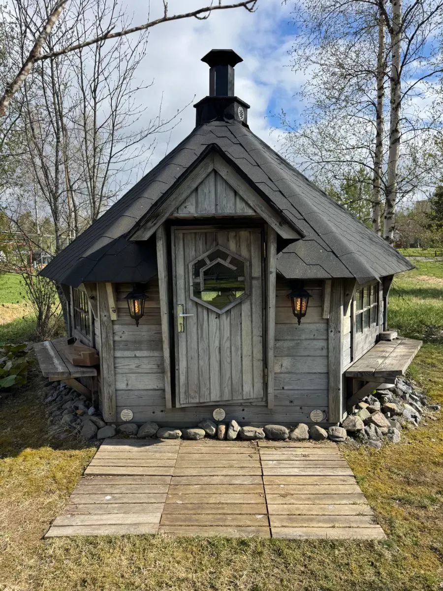 Kuvassa: Pihasauna / kotasauna / ulkosauna