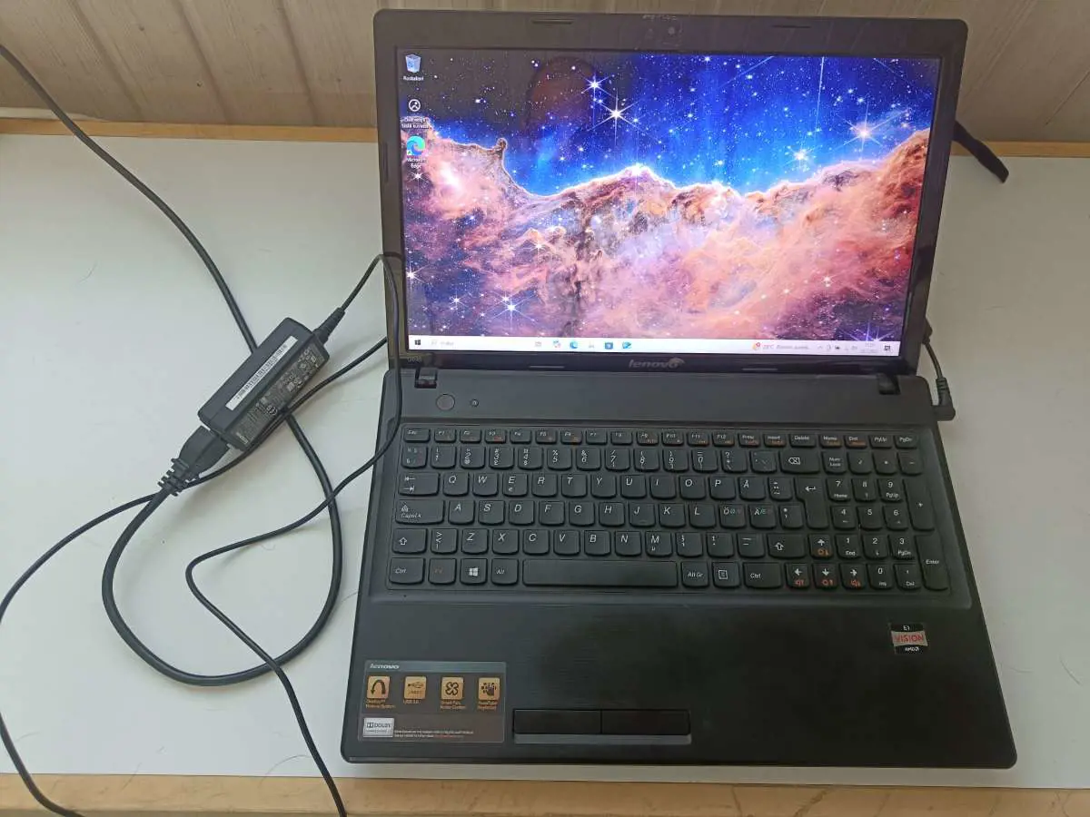 Kuvassa: Lenovo kannettava tietokone 