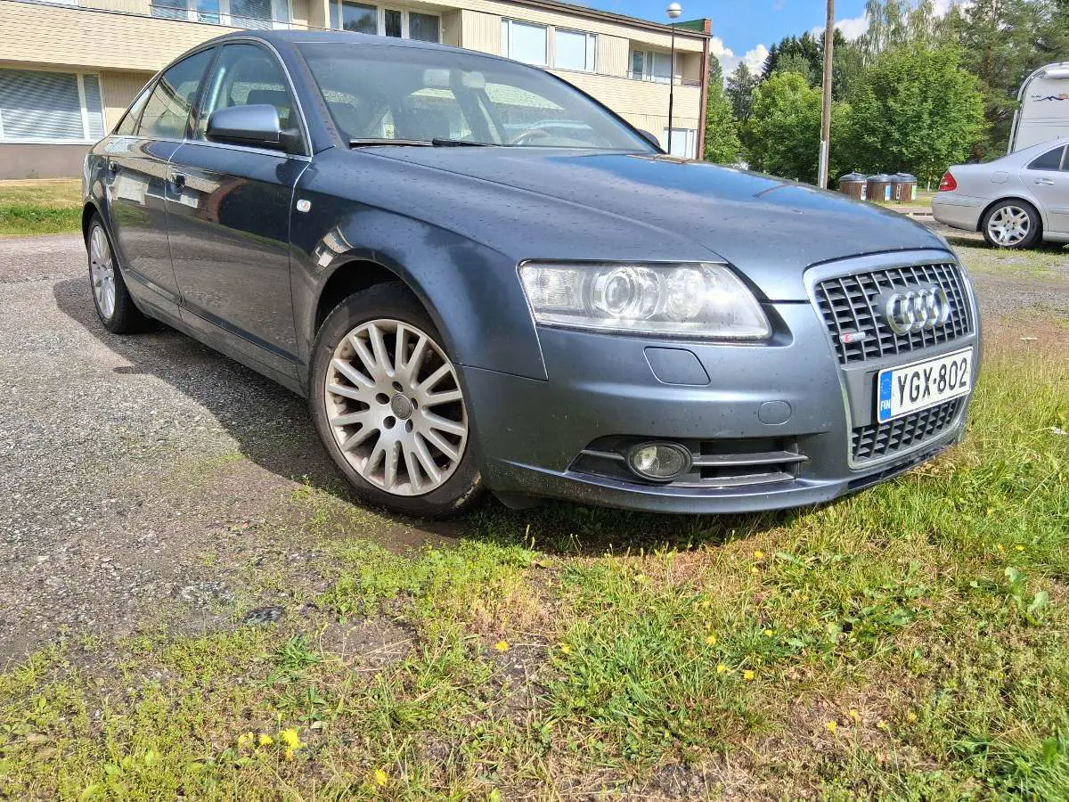 Kuvassa: Audi A6 2.8 juuri leimattu 2.8 l