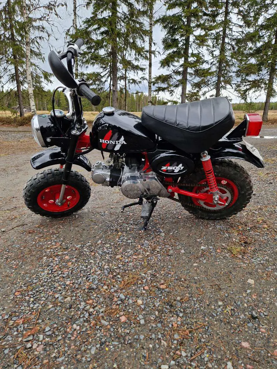 Kuvassa: Honda monkey