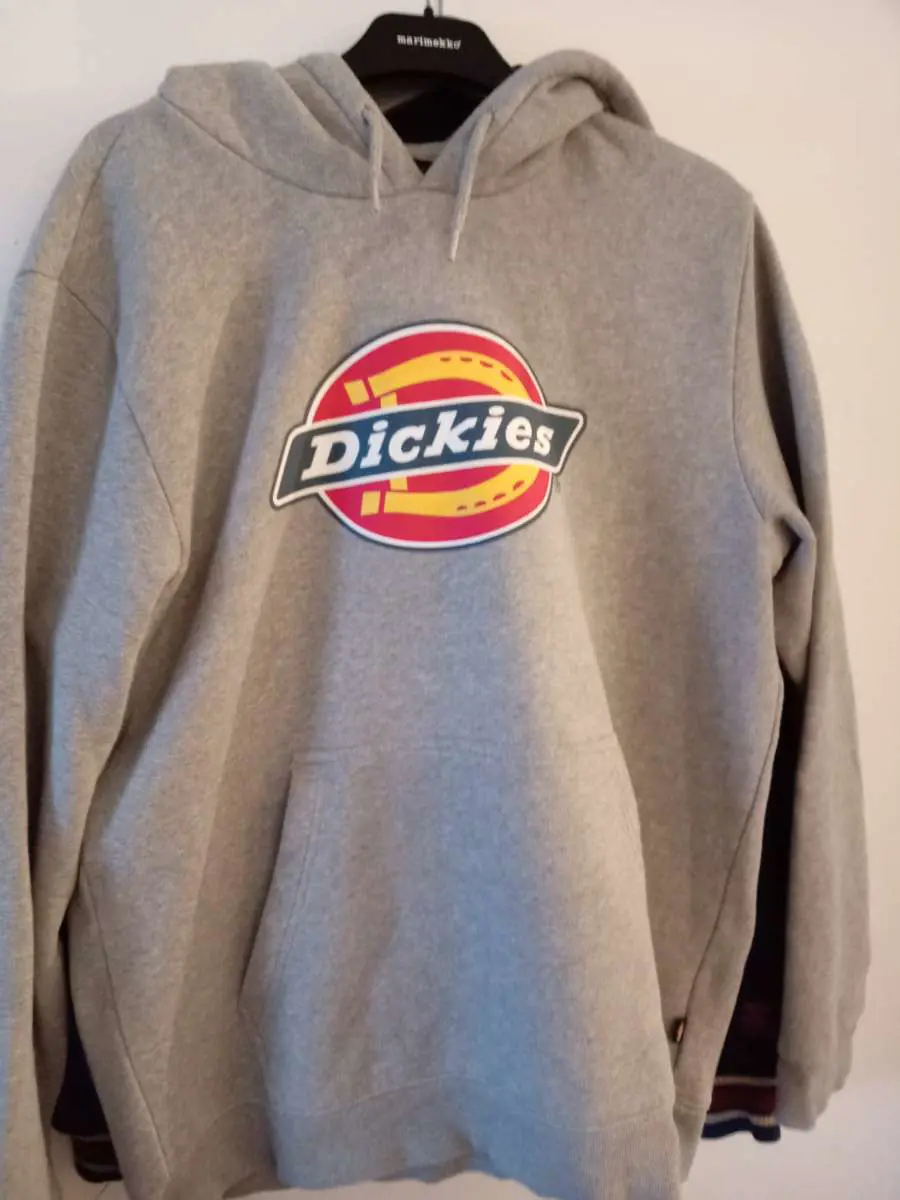 Kuvassa: Dickiesin huppari kokoa xl (uudenveroinen) 