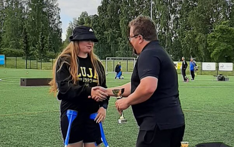 Piritta Palonen sai Lujan parhaan urheilijan tunnustuksen. Kuvat: Sanna Eskola.