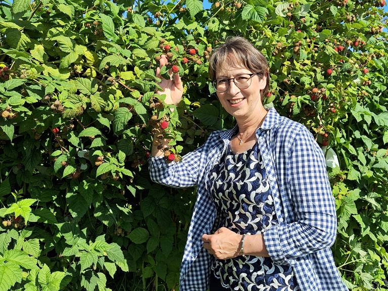 Sari Essayah on toiminut puolueensa puheenjohtajana vuodesta 2015 sekä Suomen maa- ja metsätalousministerinä kesäkuusta 2023. Kuva: Pekka Väisänen