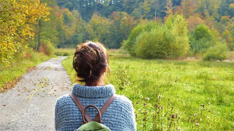 Huittisten seurakunta järjestää sururyhmiä, joissa käsitellään läheisensä menettäneiden surua. Kuvituskuva: Pixabay