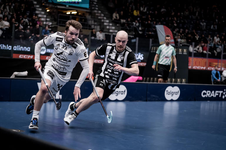 Lauri Stenfors (oikealla) vauhdissa F-Liigan finaaleissa. Kuva Anssi Koskinen