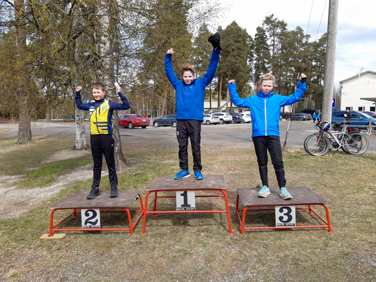 P11-sarjassa Vampulan Urheilijoiden Niklas Kouvo tuuletti voittoa ja Lauttakylän Lujan Santeri Mäkelä pronssia.