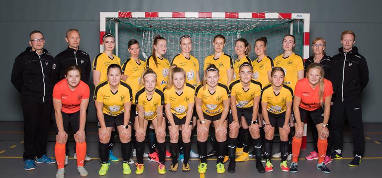 Lujan naisten futsaljoukkueen muodostivat Jonna Toivonen (alhaalla vas.), Säde Kuusisto, Emilia Uotila, Marjukka Lehto, Neea Mäkelä, Anela Ljesnjanin, Anna Lähteenmäki ja Meri Jalonen, mv-valmentaja Pasi Jaakola (ylhäällä vas.), päävalmentaja Jussi Marttila, Miia Köönikäs, Jaana Laihonen, Piritta Palonen, Sanna Höylänen, Henna Sulkanen, Annemari Mäenpää, Anni Lähteenmäki, Anna Tapola, huoltaja Teija Palonen ja valmentaja Teemu Virtanen. Kuva: Kata Sivunen