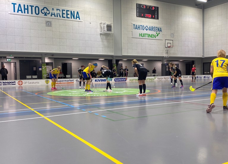 Naisten I-divisioonan turnauksessa Tahto Areenalla Huittisissa ei juhlittu SBS Rupun voittoja.
