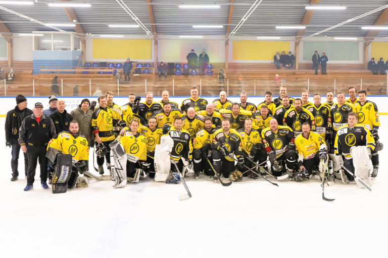 LLuja Black joukkueen muodostivat Joonas Suomela (mv), Tuomas Kankaanranta (mv), Jani Kaljunen, Otto Rantanen, Juha-Pekka Vainio, Erik Kranni, Teemu Setälä, Severi Wallin, Jussi Mäkelä, Esa Väisänen, Jussi Nurmi, Markus Kankaanranta, Olli Sivunen, Lauri Savijoki, Veli-Pekka Reiman ja Oskari Peltomäki. Staffissa Tapani Kouttinen ja Sampsa Hirvineva. LLuja Yellow-joukkueessa pelasivat Janne Rantaniitty (mv), Jari Vainio (mv), Jonne Ylikännö, Aki Keskinen, Marko Lausniemi, Antti Nurminen, Niklas Kulmanen, Jarkko Ekberg, Miikka Valtanen, Rami Lähteenmäki, Kari Kouttinen, Ari-Pekka Mäkinen, Kalle Mahlamäki, Tapio Ruokonen, Mika Henttonen, Miika Raittinen ja Antti Pohjolainen. Staffina Kari Kulmanen, Heimo Kankaanranta ja Ari-Pekka Mäkelä. Kuvat Fotokata