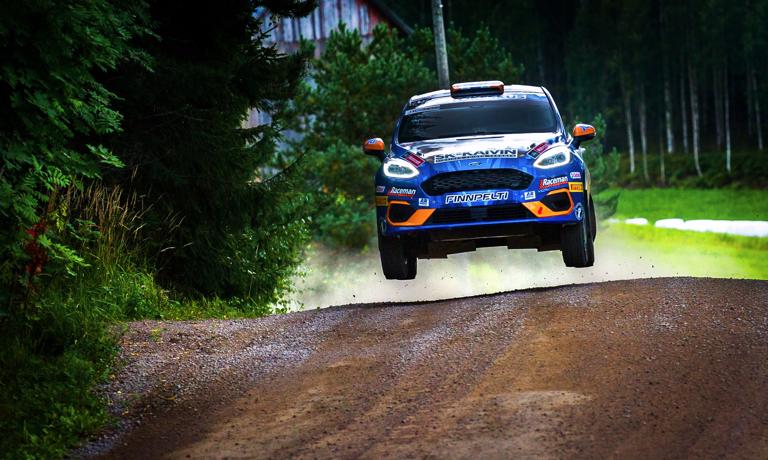 Viime viikonloppuna Lauri Joona ajoi Kaloppi-rallia Markus Määttäsen lukiessa nuotteja. Kuva: Merita Mäkinen