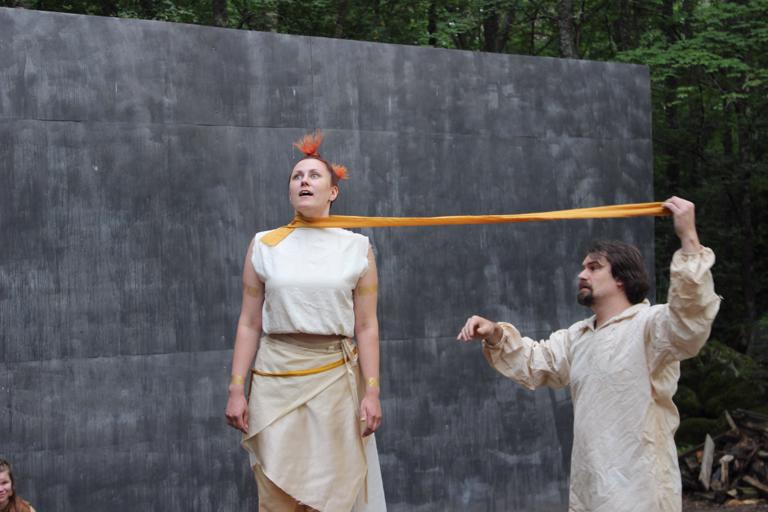 RTT:n edellinen Shakespeare-esitys oli Myrsky vuonna 2016. Jaakko Karjula oli silloin Prospero ja Sanna Niemelä Ariel. Kuva: Minna Karru